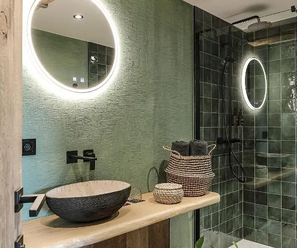 Ξενοδοχείο με διαμερίσματα Couleur Basilic 4*